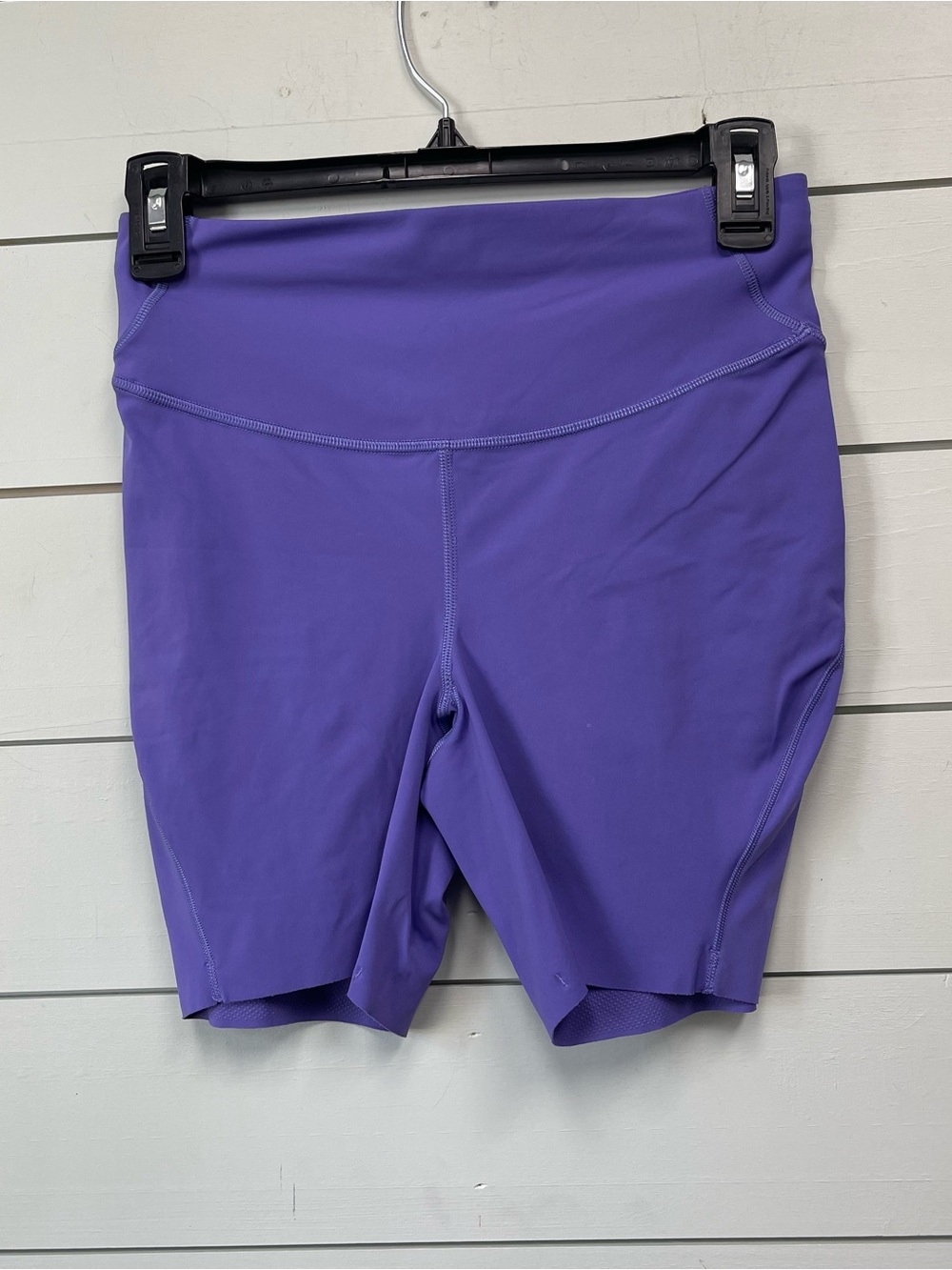 Lululemon base pace high rise shorts 6” purple women’s size 6